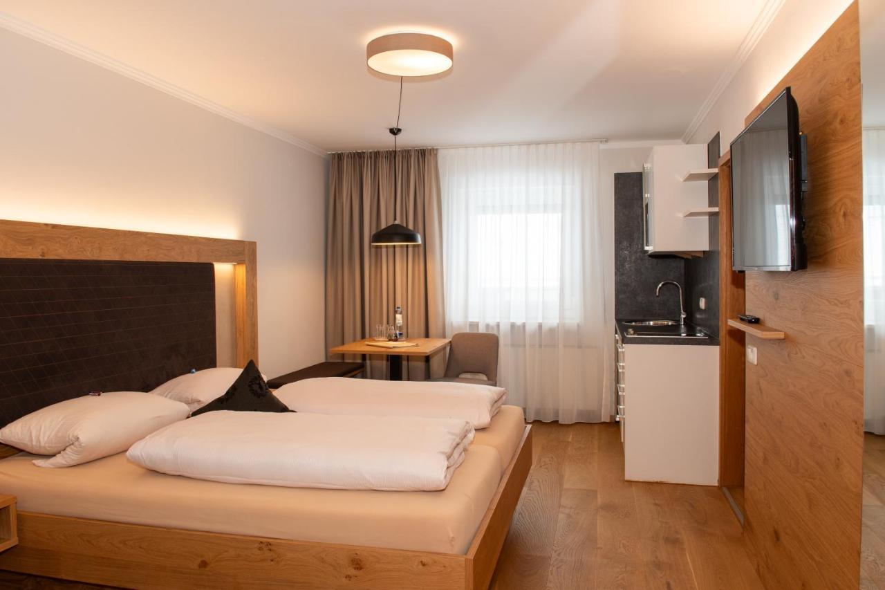 Hotel Bockmaier Oberpframmern Bagian luar foto
