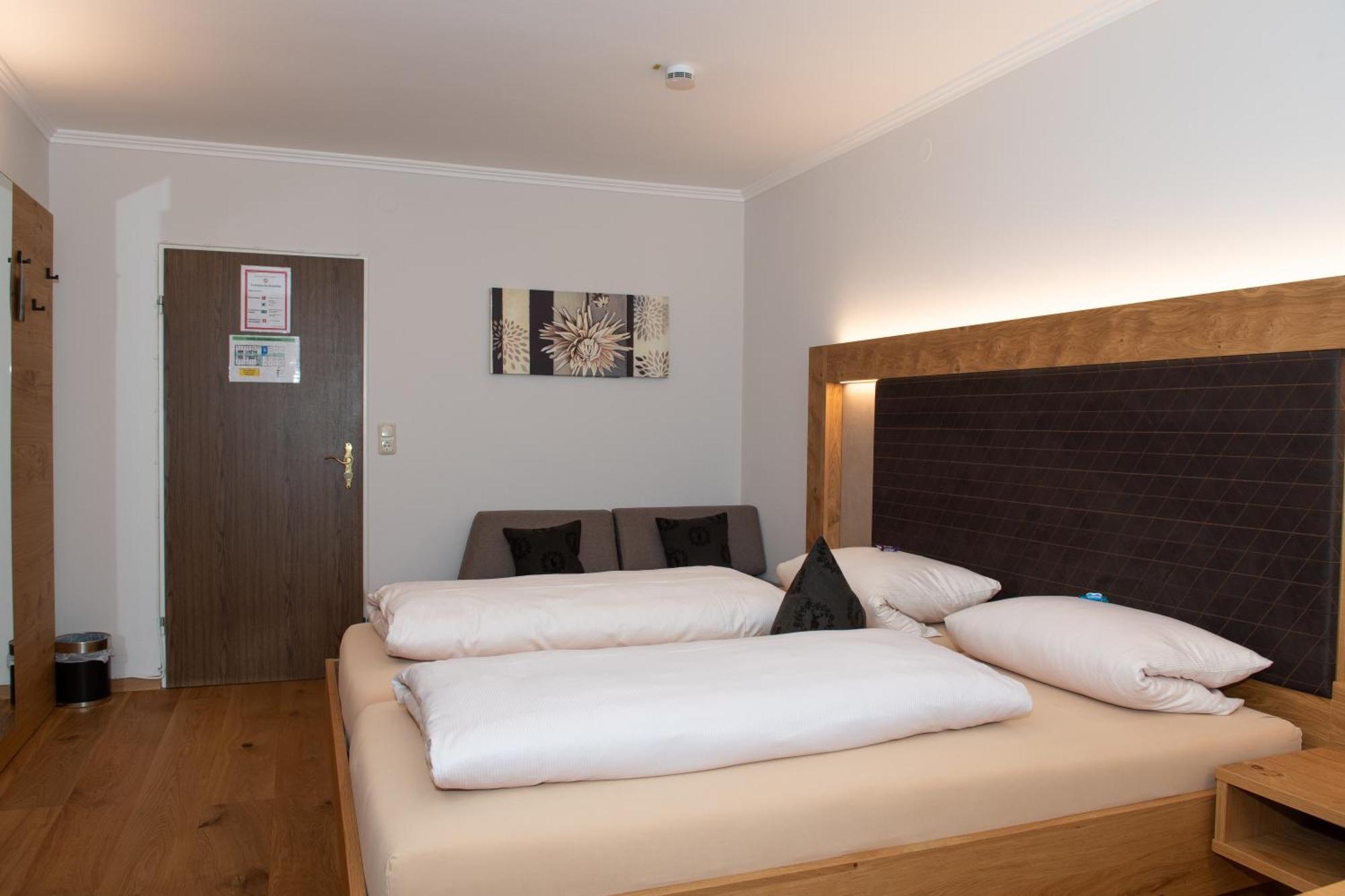 Hotel Bockmaier Oberpframmern Bagian luar foto